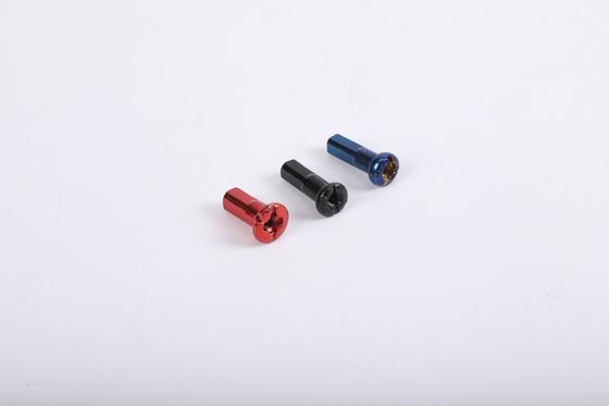 Résistance à la traction des motos Spikes et Nipples Couleur Titan
